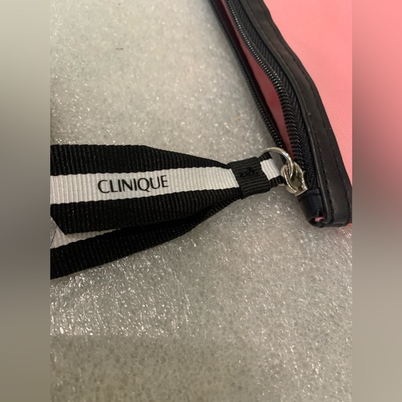 Clinique travel set new without tag - Picture 5 of 7